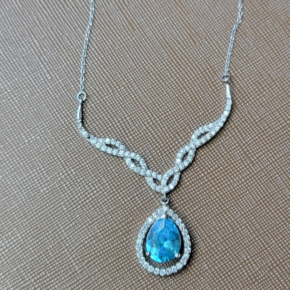Elegant Aquamarine And Diamond Teardrop Necklace - Picture 2 of 5